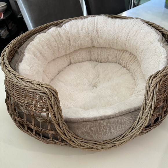 Wicker Dog Bed with Cream Cushion - Picture 2 of 11